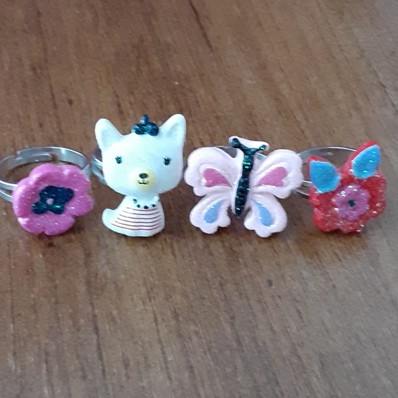 Set of 4 rings!!! - Picture 2 of 3